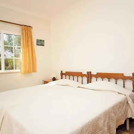 Guilhim Sleeps 4 Villa