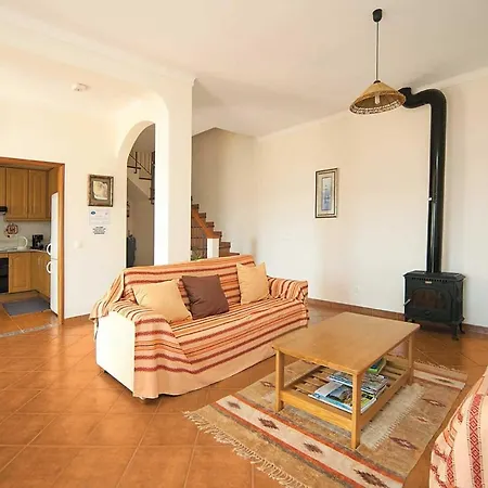 Villa Guilhim Sleeps 4 *